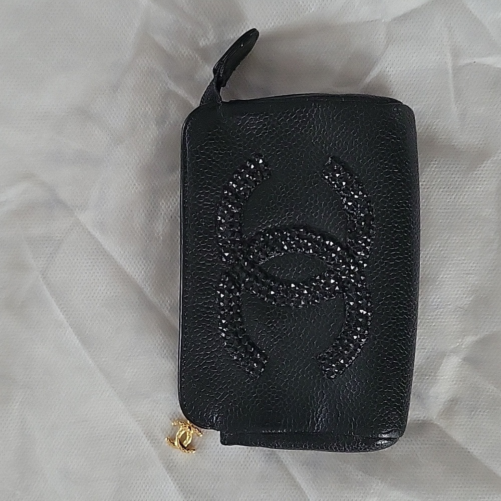Sold Limited edition Louis Vuitton wallet for shows to friends